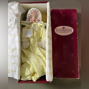 Ashton- Drake Gslleries- Little Bit Of Sunshine Baby Doll